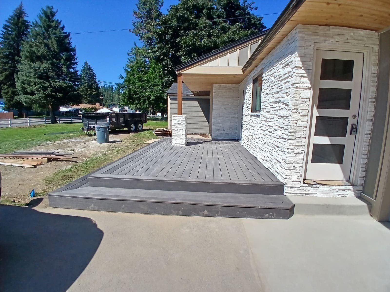 Why choose Custom Deck Construction